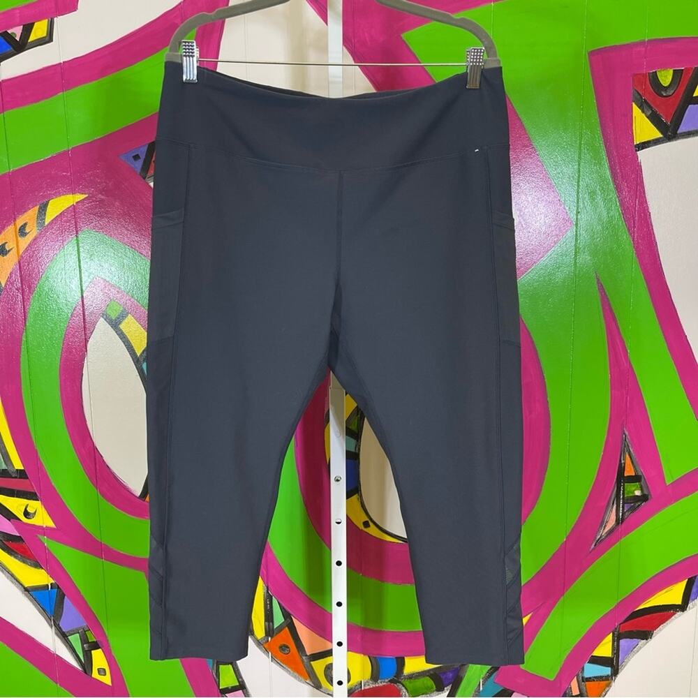 Mondetta Performance Luxury, Capris. Size XXL. In excellent condition!